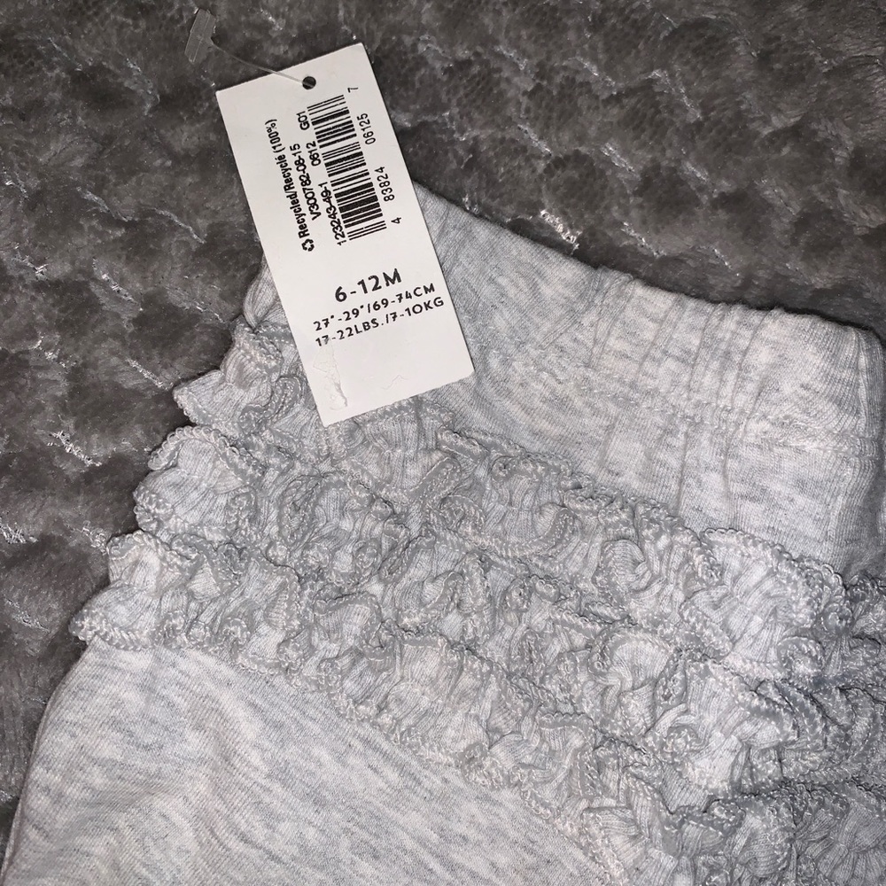gray leggings